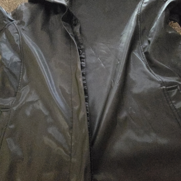 Outbrook Women Large (12/14) Sleek Black Rain Jacket Hidden Buttons with FLAW - Picture 6 of 14